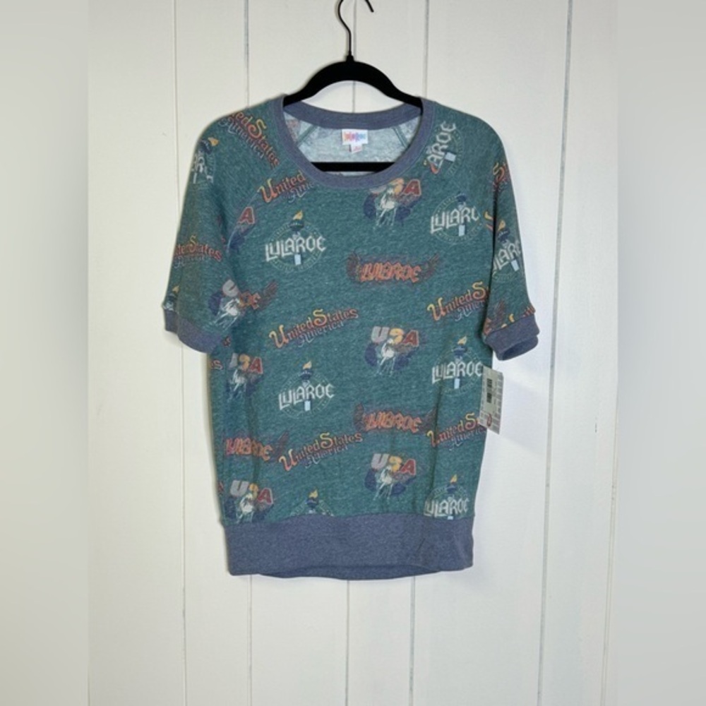 LulaRoe Jane Graphic Shirt S